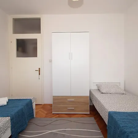 Apartament Banje *